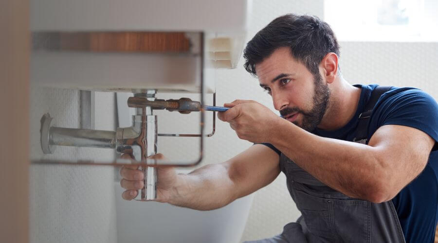 Expert burst pipe repair services in Woodland, IL